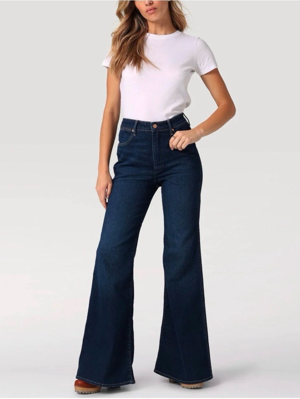 Wrangler Wanderer 622 High-Rise Flare Jeans for Women 27W 32L